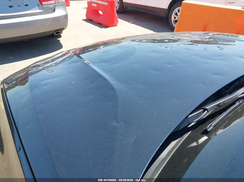 2026 BMW 3er VIN 3MW89CW01T8G10594 IAAI salvage auction — HAIL, Salvage Title, sold $17,600 on 2026-07-30 (photo 6)