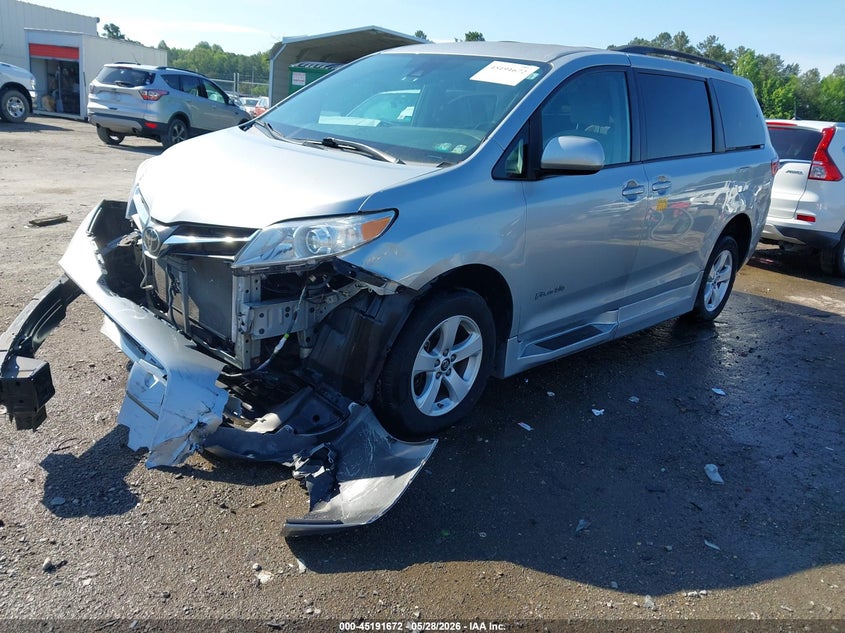 2020 Toyota Sienna VIN 5TDKZ3DCXLS049521 IAAI salvage auction — FRONT END, Salvage (Virginia), sold $7,100 on 2026-07-31 (photo 2)