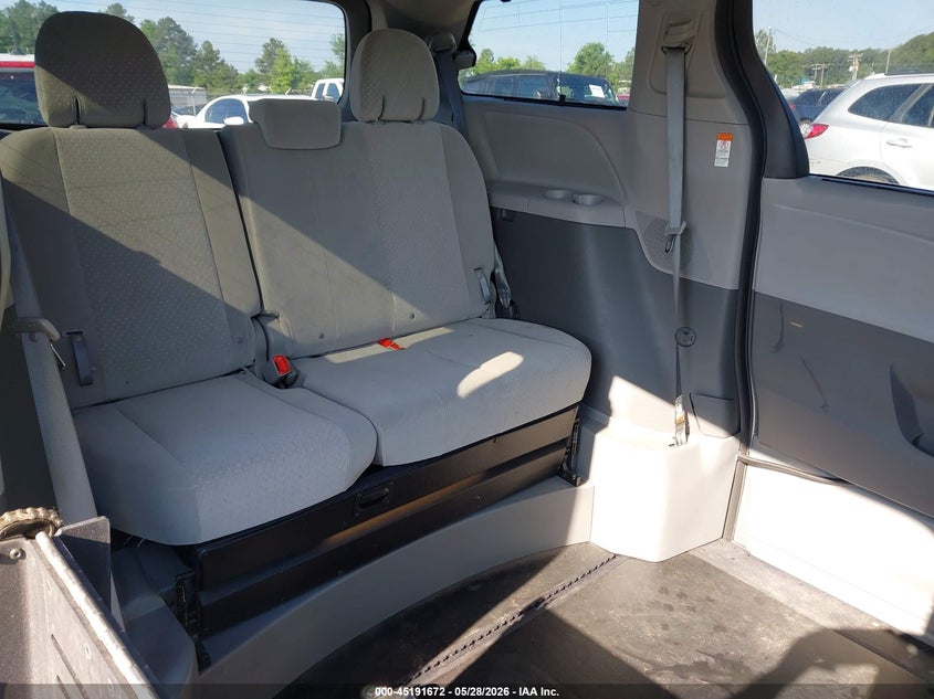 2020 Toyota Sienna VIN 5TDKZ3DCXLS049521 IAAI salvage auction — FRONT END, Salvage (Virginia), sold $7,100 on 2026-07-31 (photo 8)