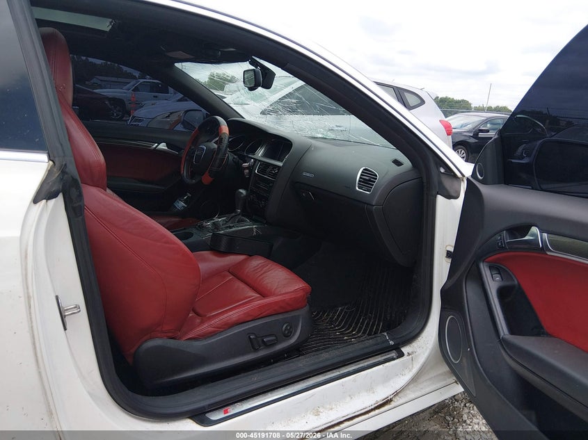 2010 Audi S5 VIN WAUVVAFR8AA065304 IAAI salvage auction — HAIL, Clear (Missouri), sold $525 on 2026-07-13 (photo 5)