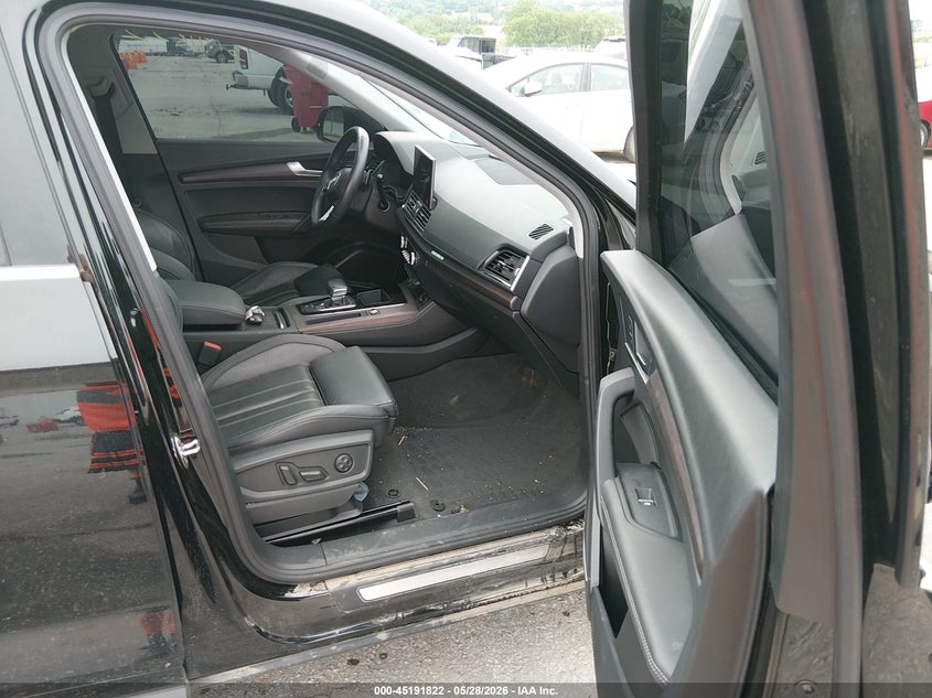 2021 Audi Q5 VIN WA1CAAFY0M2027068 IAAI salvage auction — WATER/FLOOD, Salvage Title, sold $8,250 on 2026-07-30 (photo 5)