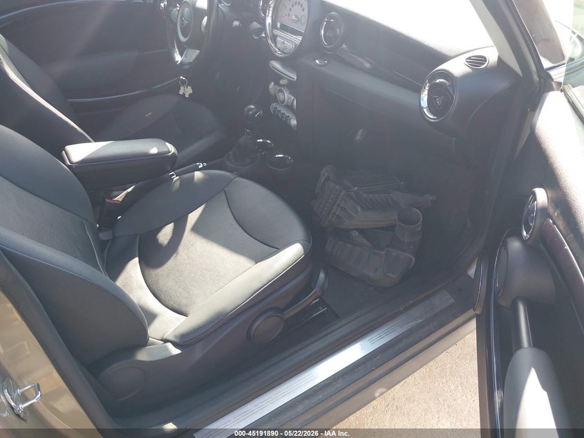 2009 Mini Cooper VIN WMWMF33509TW76918 IAAI salvage auction — NORMAL WEAR, Original (Texas), sold $500 on 2026-07-20 (photo 5)