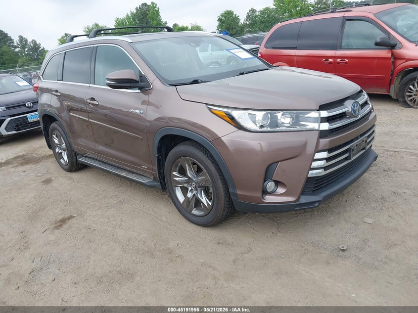 2017 Toyota Highlander VIN 5TDDGRFH8HS021332 IAAI salvage auction — LEFT SIDE, Salvage (Virginia), sold $10,450 on 2026-07-17 (photo 1)
