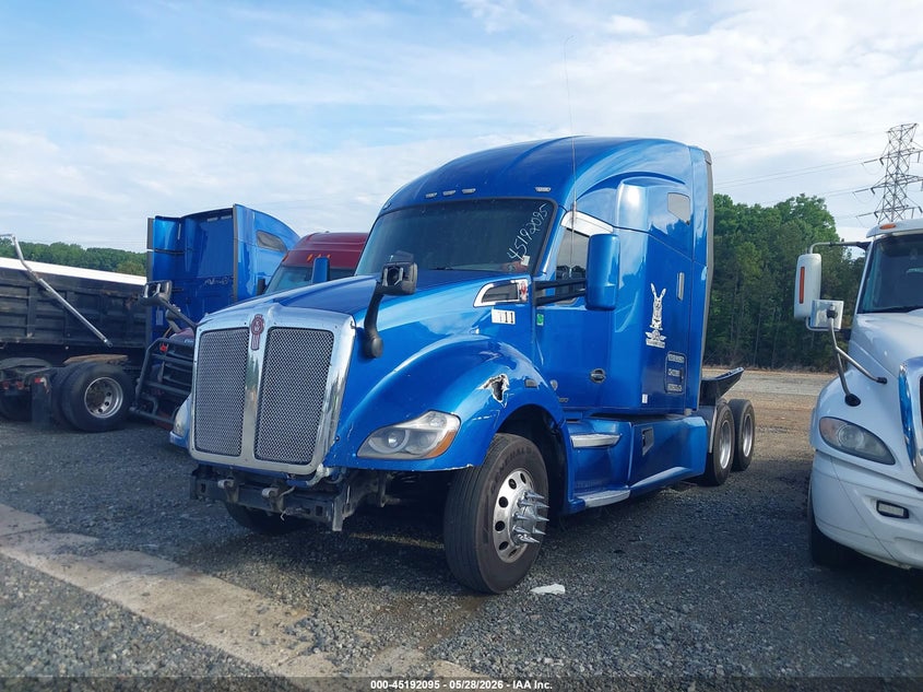 2017 Kenworth T680 VIN 1XKYDP9X9HJ131969 IAAI salvage auction — FRONT END, Salvage (North Carolina), sold $11,900 on 2026-07-15 (photo 2)
