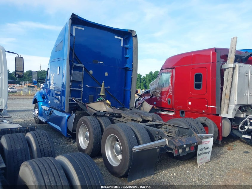 2017 Kenworth T680 VIN 1XKYDP9X9HJ131969 IAAI salvage auction — FRONT END, Salvage (North Carolina), sold $11,900 on 2026-07-15 (photo 3)