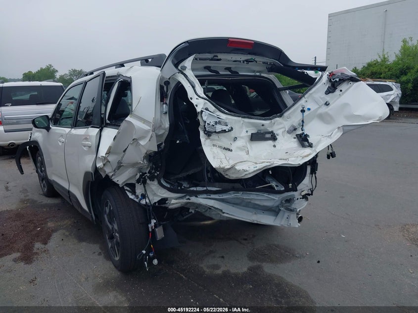 2025 Subaru Forester VIN JF2SLDRC1SH573077 IAAI salvage auction — FRONT & REAR, Junk Receipt (North Carolina), sold $4,300 on 2026-07-29 (photo 6)