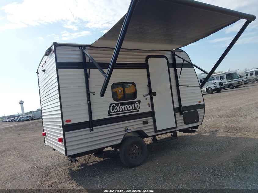 2025 Keystone rv M-13b VIN 4YDTCME19SM948449 IAAI salvage auction — HAIL, Salvage (Iowa), sold $4,650 on 2026-07-07 (photo 4)