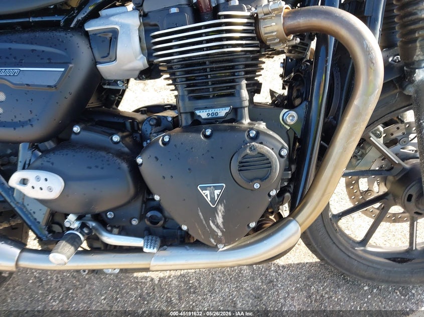2022 Triumph motorcycle Street VIN SMTD31G71NTAX4443 IAAI salvage auction — SIDE, Rebuildable (Florida), sold $575 on 2026-07-08 (photo 8)