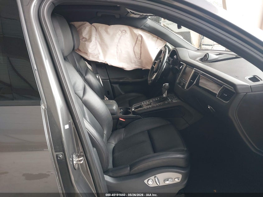 2016 Porsche Macan VIN WP1AB2A57GLB49890 IAAI salvage auction — SIDE, Salvage Title, sold $4,200 on 2026-07-29 (photo 5)