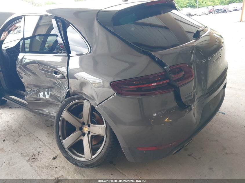 2016 Porsche Macan VIN WP1AB2A57GLB49890 IAAI salvage auction — SIDE, Salvage Title, sold $4,200 on 2026-07-29 (photo 6)