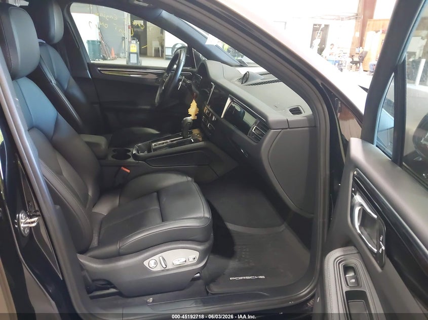 2024 Porsche Macan VIN WP1AA2A57RLB05457 IAAI salvage auction — FRONT END, Salvage Title, sold $17,400 on 2026-08-03 (photo 5)