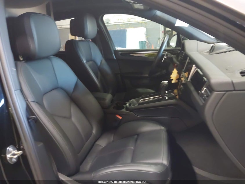 2024 Porsche Macan VIN WP1AA2A57RLB05457 IAAI salvage auction — FRONT END, Salvage Title, sold $17,400 on 2026-08-03 (photo 8)
