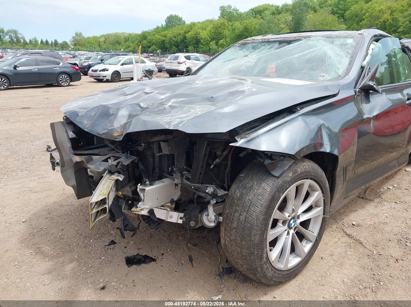 2015 BMW 3er VIN WBA8Z5C57FD672195 IAAI salvage auction — ROLLOVER, Salvage (Illinois), sold $425 on 2026-07-08 (photo 6)