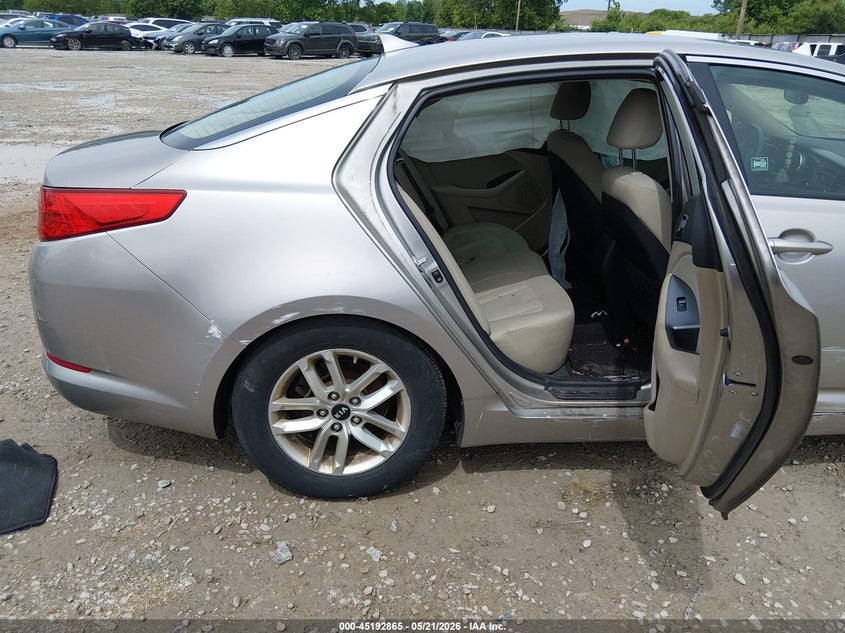 2011 Kia Optima VIN KNAGM4A71B5162633 IAAI salvage auction — NORMAL WEAR, Original (Ohio), sold $425 on 2026-07-29 (photo 8)
