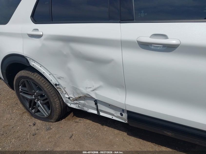 2026 Ford Explorer VIN 1FMWK8GCXTGA21335 IAAI salvage auction — SIDE, Clear (Michigan), sold $16,100 on 2026-07-30 (photo 6)