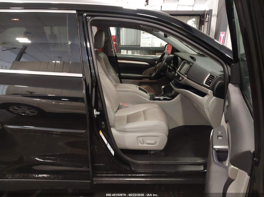 2019 Toyota Highlander VIN 5TDJZRFH9KS616890 IAAI salvage auction — FRONT END, Salvage (Nebraska), sold $12,100 on 2026-07-09 (photo 5)