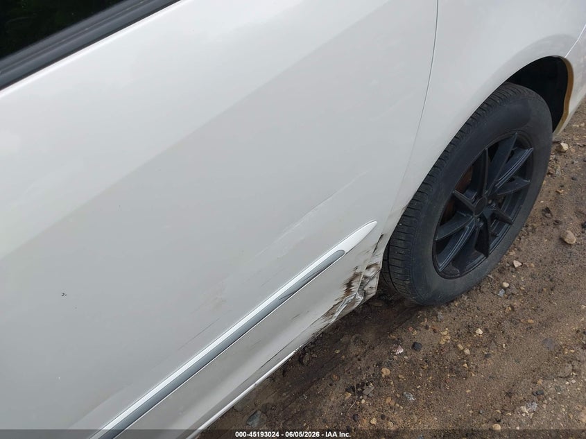 2004 Toyota Sienna VIN 5TDBA22C54S025391 IAAI salvage auction — LEFT SIDE, Prior Salvage (Minnesota), sold $25 on 2026-07-29 (photo 6)