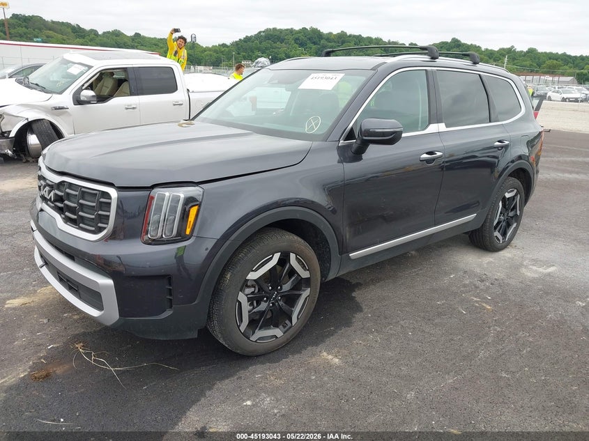 2025 Kia Telluride VIN 5XYP64GC4SG647471 IAAI salvage auction — REAR END, Salvage (Illinois), sold $15,700 on 2026-07-31 (photo 2)