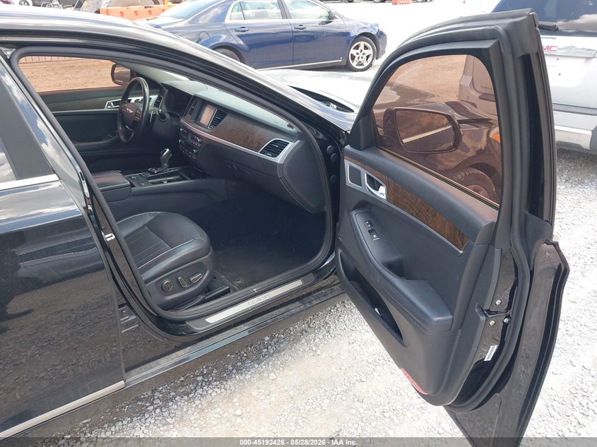 2015 Hyundai Genesis VIN KMHGN4JF6FU041837 IAAI salvage auction — FRONT END, Salvage (Kentucky), sold $25 on 2026-07-29 (photo 5)