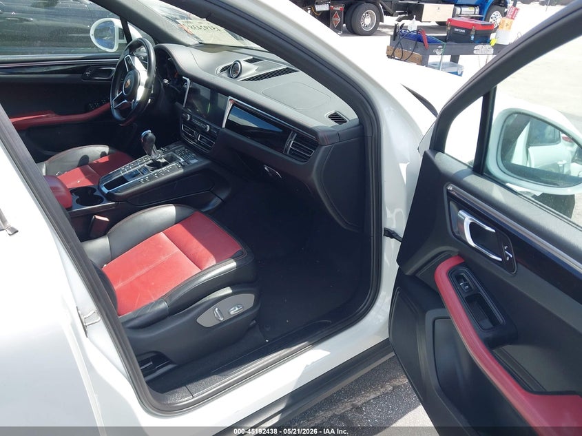 2019 Porsche Macan VIN WP1AA2A54KLB00545 IAAI salvage auction — FRONT END, Rebuildable (Florida), sold $8,800 on 2026-07-09 (photo 5)