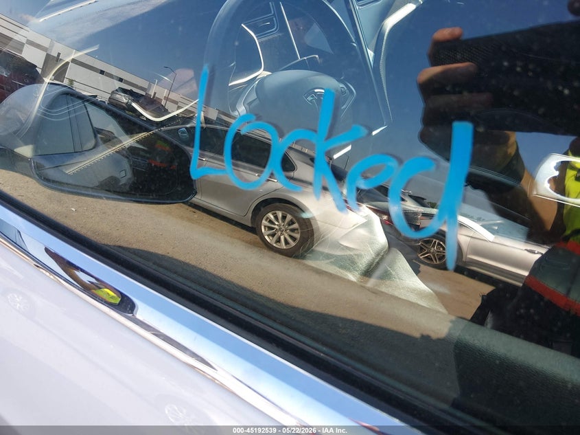2014 Tesla Model s VIN 5YJSA1H25EFP67403 IAAI salvage auction — RIGHT FRONT, Original (Texas), sold $2,350 on 2026-07-09 (photo 7)