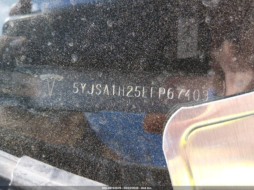 2014 Tesla Model s VIN 5YJSA1H25EFP67403 IAAI salvage auction — RIGHT FRONT, Original (Texas), sold $2,350 on 2026-07-09 (photo 9)