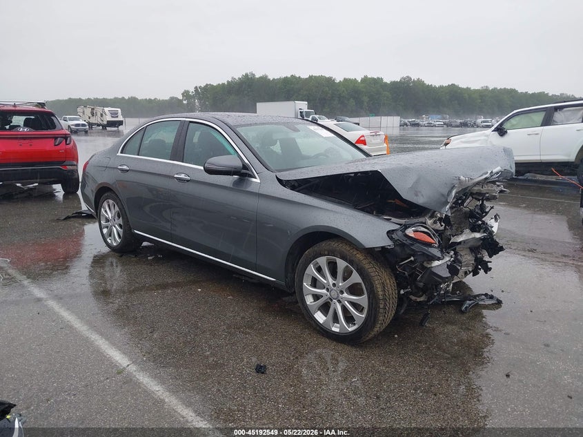 2017 Mercedes-benz E-klasse VIN WDDZF4KB7HA137461 IAAI salvage auction — FRONT END, Clear (Indiana), sold $2,700 on 2026-07-09 (photo 1)