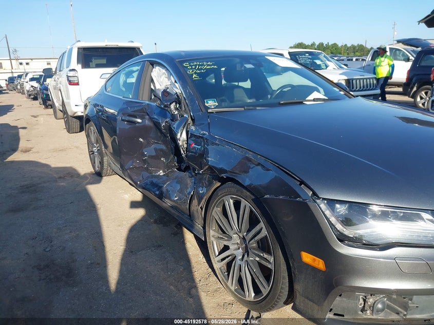 2012 Audi A7 VIN WAU2GAFC5CN113605 IAAI salvage auction — RIGHT SIDE, Salvage Title, sold $1,300 on 2026-07-29 (photo 6)