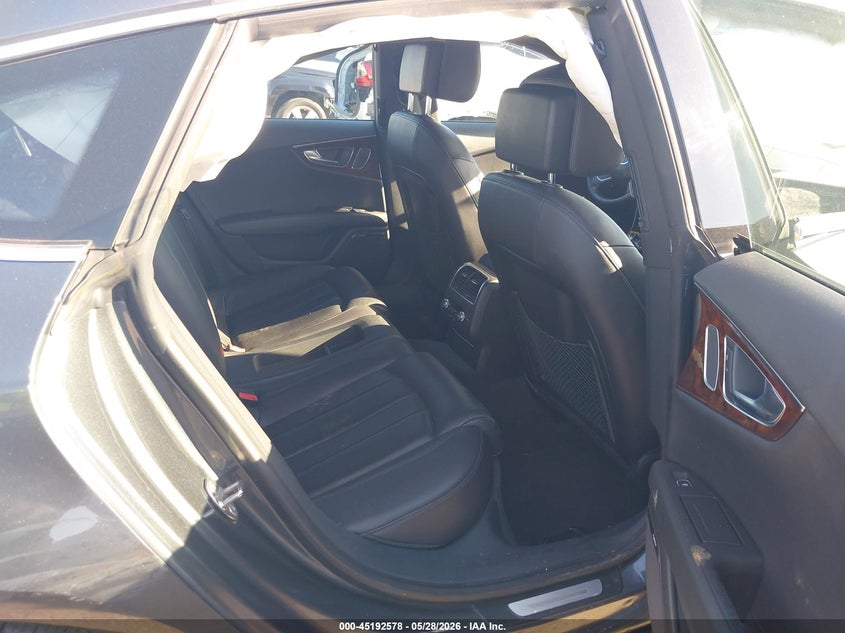 2012 Audi A7 VIN WAU2GAFC5CN113605 IAAI salvage auction — RIGHT SIDE, Salvage Title, sold $1,300 on 2026-07-29 (photo 8)