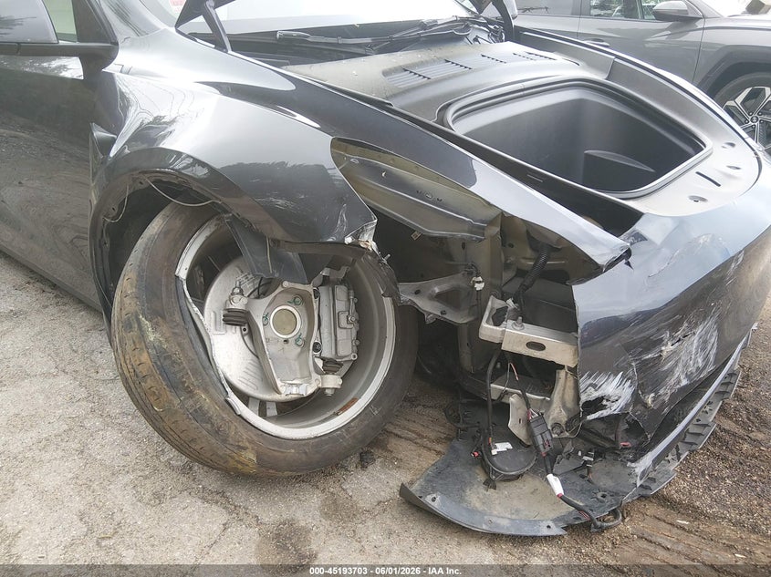 2024 Tesla Model y VIN 7SAYGDED0RF093475 IAAI salvage auction — RIGHT FRONT, Salvage (Rhode Island), sold $9,800 on 2026-07-09 (photo 6)