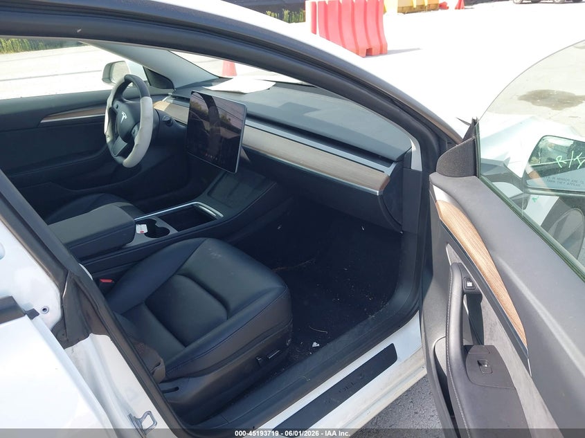 2023 Tesla Model 3 VIN 5YJ3E1EA9PF568801 IAAI salvage auction — SIDE, Salvage Title, sold $8,900 on 2026-07-15 (photo 5)