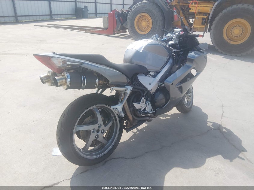 2008 Honda Vfr800 VIN JH2RC46088M000031 IAAI salvage auction — FRONT END, Salvage (Texas), sold $725 on 2026-07-22 (photo 4)