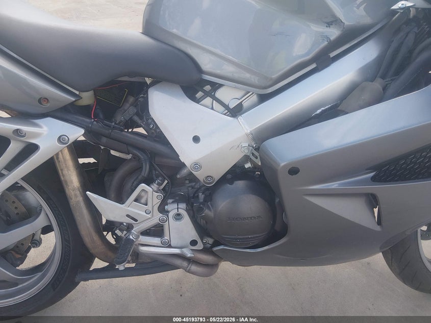 2008 Honda Vfr800 VIN JH2RC46088M000031 IAAI salvage auction — FRONT END, Salvage (Texas), sold $725 on 2026-07-22 (photo 8)