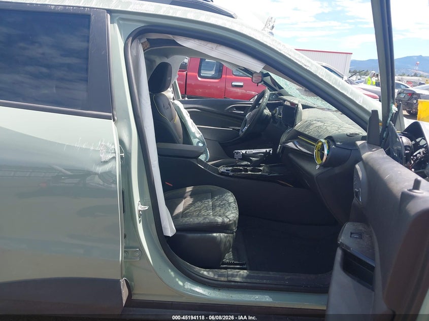 2025 Chevrolet Trax VIN KL77LKEP1SC320191 IAAI salvage auction — ROLLOVER, Salvage Title, sold $2,825 on 2026-07-07 (photo 5)