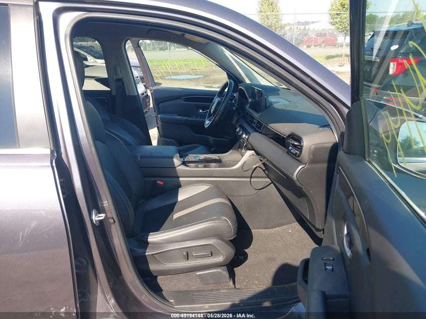 2024 Honda Pilot VIN 5FNYG1H51RB049503 IAAI salvage auction — FRONT END, Salvage Title, sold $12,600 on 2026-07-31 (photo 5)
