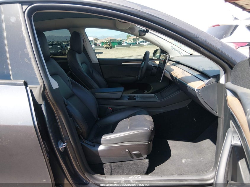 2023 Tesla Model y VIN 7SAYGAEE2PF668955 IAAI salvage auction — FRONT END, Salvage Title, sold $9,200 on 2026-07-11 (photo 5)