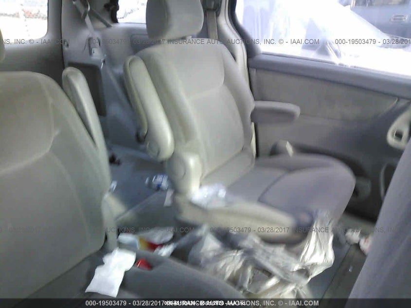 2004 Toyota Sienna VIN 5TDZA23C84S102218 IAAI salvage auction — SIDE, Salvage (Idaho), sold $650 on 2026-07-28 (photo 8)