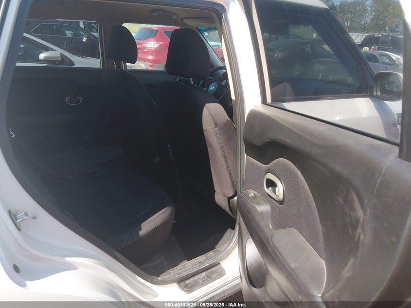 2017 Kia Soul VIN KNDJN2A21H7438546 IAAI salvage auction — NORMAL WEAR, Salvage (Nebraska), sold $550 on 2026-07-23 (photo 8)
