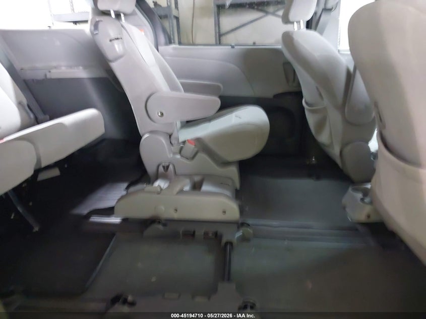 2017 Toyota Sienna VIN 5TDKZ3DC2HS802384 IAAI salvage auction — ALL OVER, Salvage (Georgia), sold $1,750 on 2026-07-14 (photo 8)