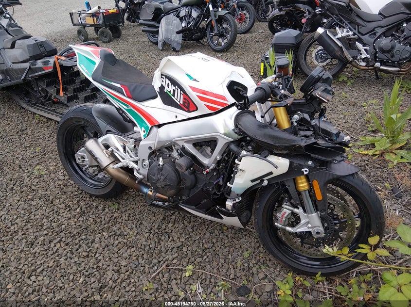 2020 Apri Aprilla rsv4 rr VIN ZD4KEU003LS002002 IAAI salvage auction — ROLLOVER, Salvage (Oregon), sold $525 on 2026-07-27 (photo 1)