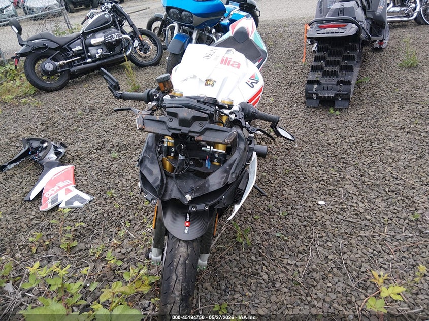 2020 Apri Aprilla rsv4 rr VIN ZD4KEU003LS002002 IAAI salvage auction — ROLLOVER, Salvage (Oregon), sold $525 on 2026-07-27 (photo 5)