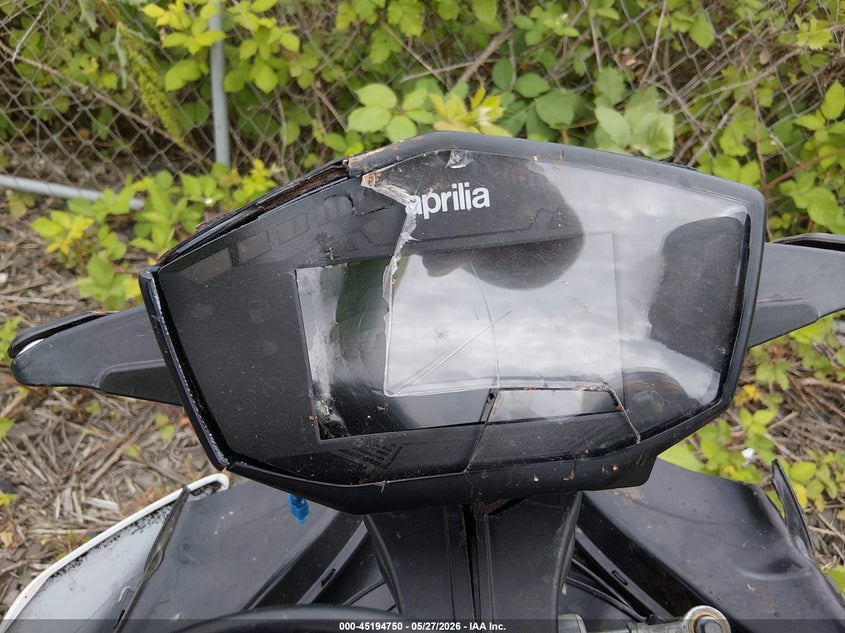 2020 Apri Aprilla rsv4 rr VIN ZD4KEU003LS002002 IAAI salvage auction — ROLLOVER, Salvage (Oregon), sold $525 on 2026-07-27 (photo 7)