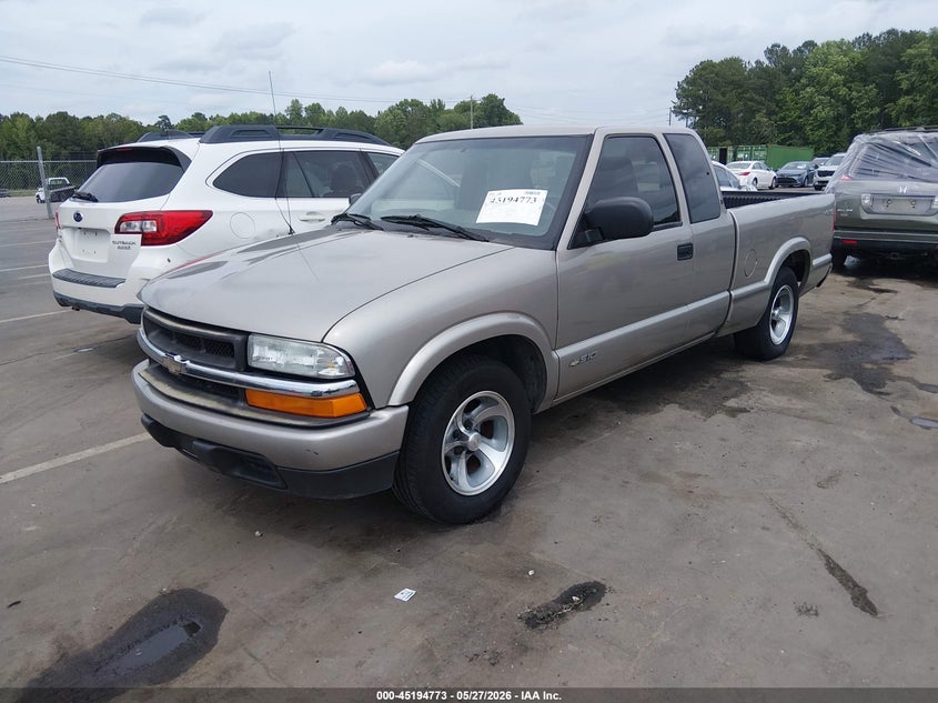 2002 Chevrolet S-10 pickup VIN 1GCCS195228257113 IAAI salvage auction — RIGHT FRONT, Salvage (South Carolina), sold $725 on 2026-07-19 (photo 2)