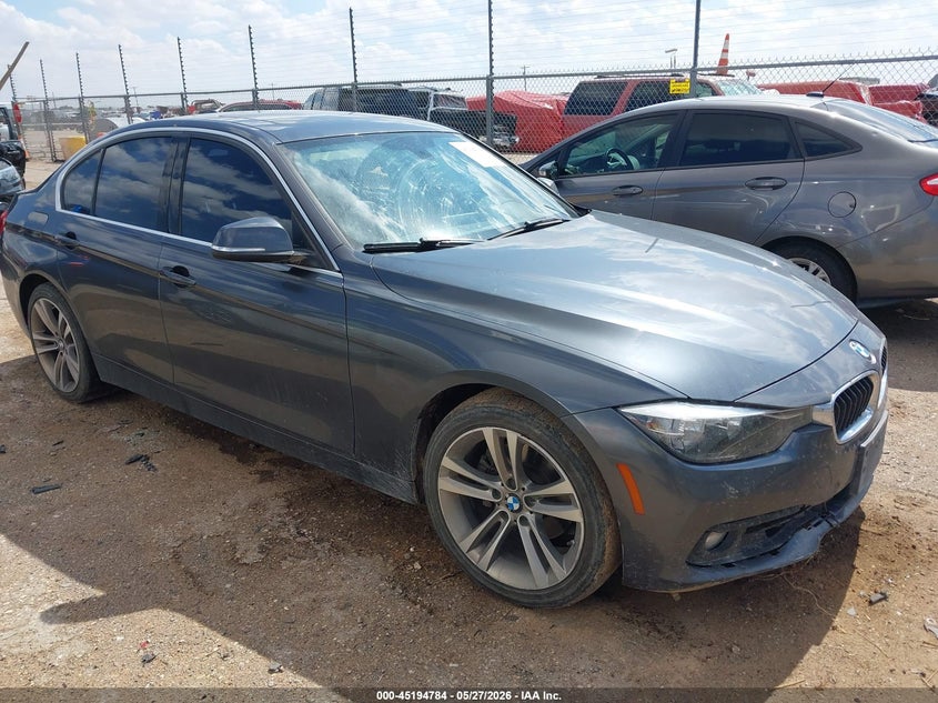 2017 BMW 3er VIN WBA8B9G52HNU50408 IAAI salvage auction — LEFT SIDE, Salvage Title, sold $25 on 2026-07-28 (photo 1)