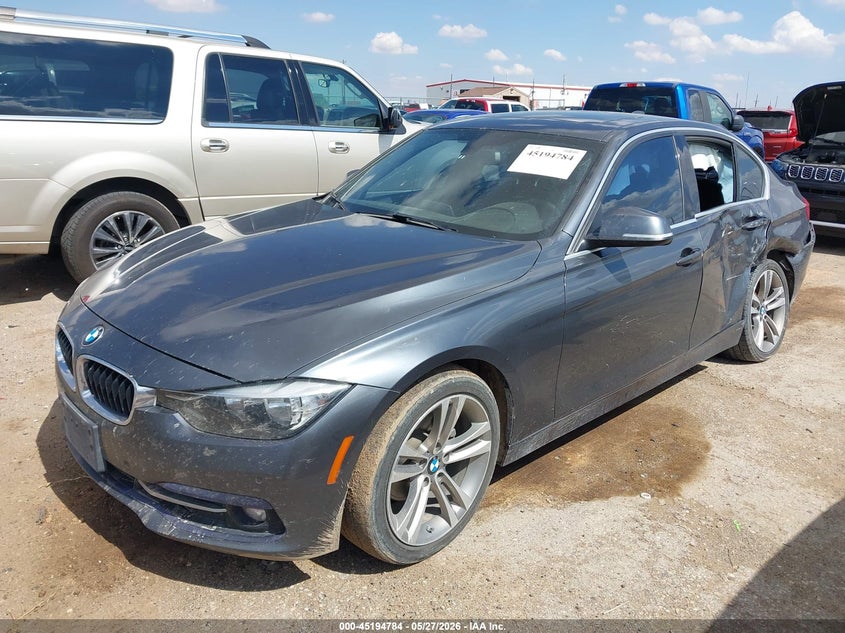 2017 BMW 3er VIN WBA8B9G52HNU50408 IAAI salvage auction — LEFT SIDE, Salvage Title, sold $25 on 2026-07-28 (photo 2)