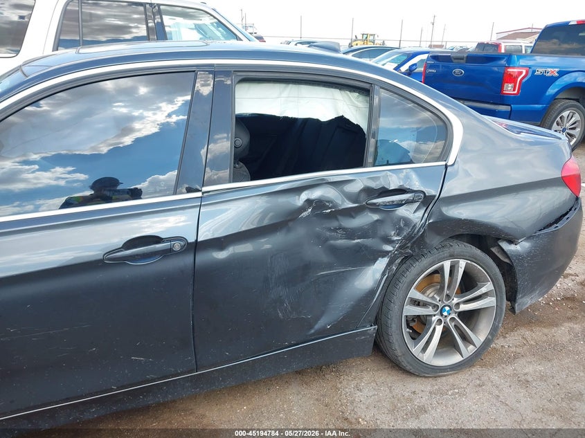 2017 BMW 3er VIN WBA8B9G52HNU50408 IAAI salvage auction — LEFT SIDE, Salvage Title, sold $25 on 2026-07-28 (photo 6)