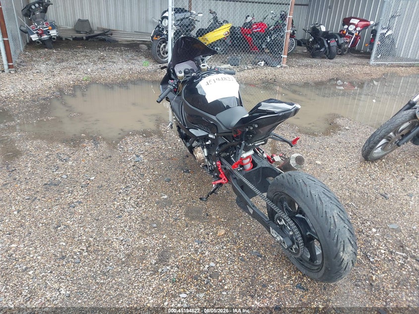 2022 BMW S 1000 VIN WB10E2307N6F48123 IAAI salvage auction — UNKNOWN, Salvage (Texas), sold $8,600 on 2026-07-08 (photo 3)