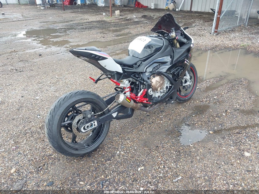 2022 BMW S 1000 VIN WB10E2307N6F48123 IAAI salvage auction — UNKNOWN, Salvage (Texas), sold $8,600 on 2026-07-08 (photo 4)