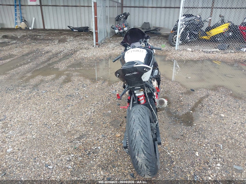 2022 BMW S 1000 VIN WB10E2307N6F48123 IAAI salvage auction — UNKNOWN, Salvage (Texas), sold $8,600 on 2026-07-08 (photo 6)