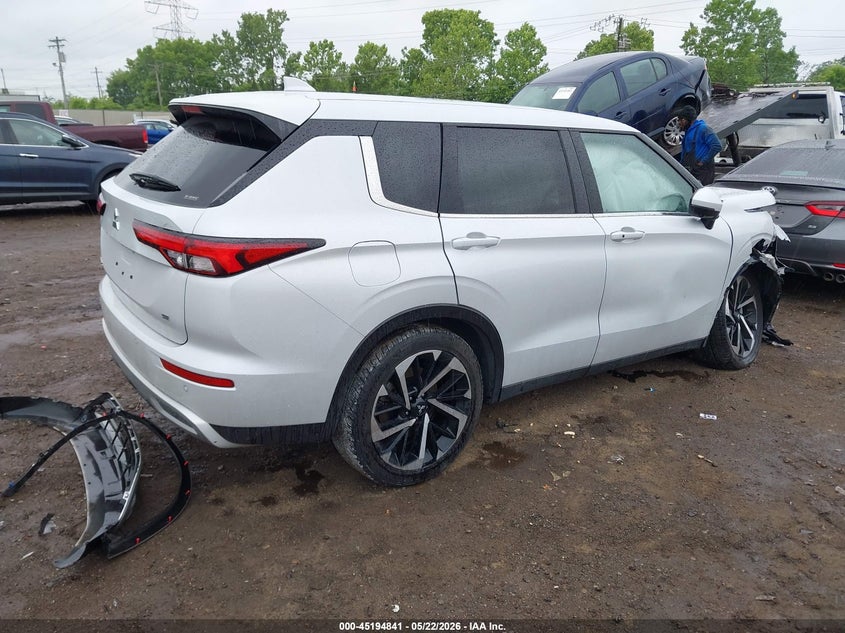 2024 Mitsubishi Outlander VIN JA4J4VA85RZ083857 IAAI salvage auction — FRONT END, Salvage (Ohio), sold $5,050 on 2026-07-23 (photo 4)